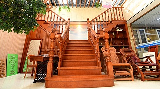新沃家居-用心做好實木家具